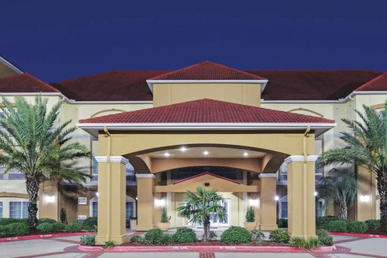 La Quinta By Wyndham ביי סיטי מראה חיצוני תמונה