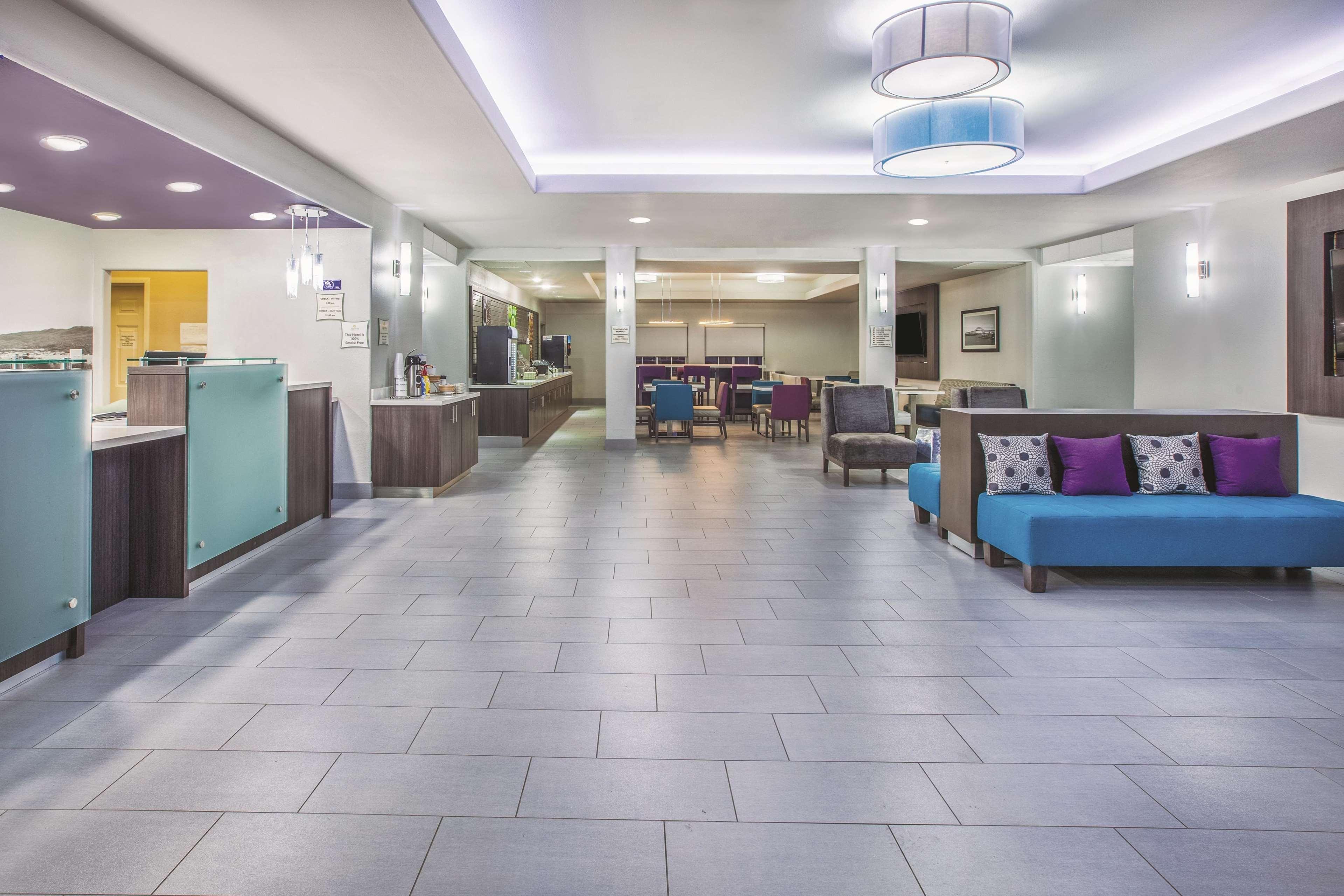 La Quinta By Wyndham ביי סיטי מראה חיצוני תמונה