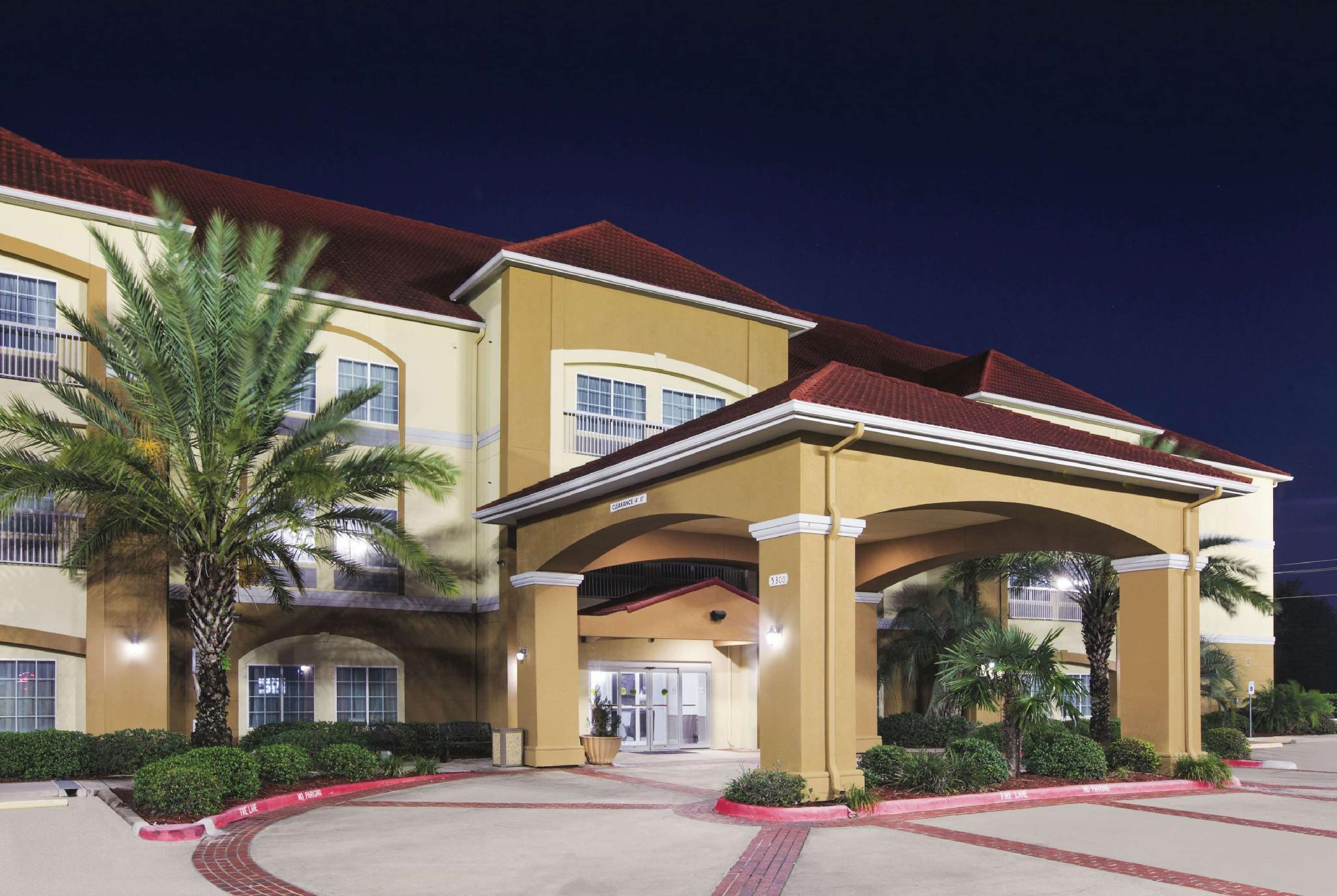 La Quinta By Wyndham ביי סיטי מראה חיצוני תמונה