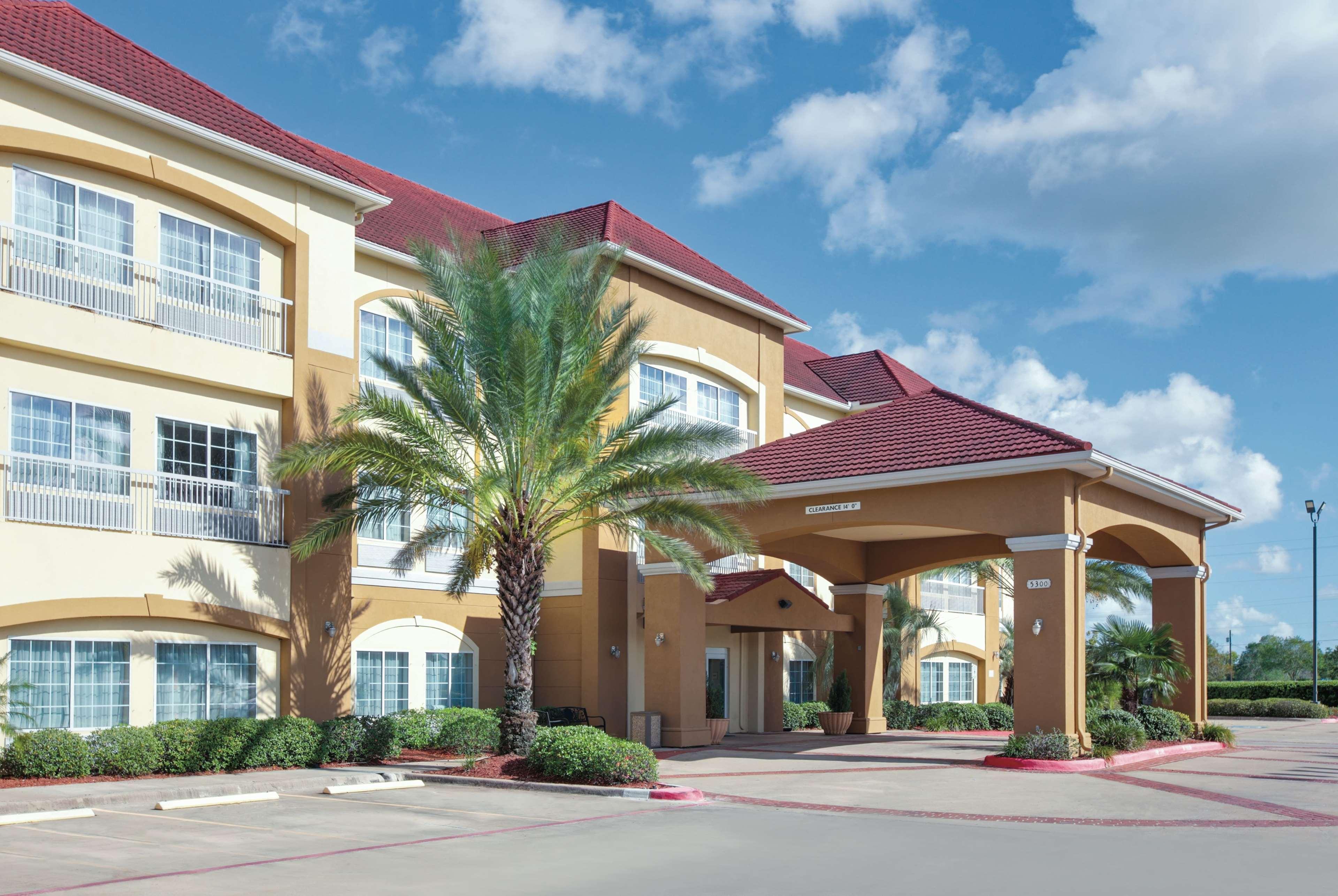 La Quinta By Wyndham ביי סיטי מראה חיצוני תמונה
