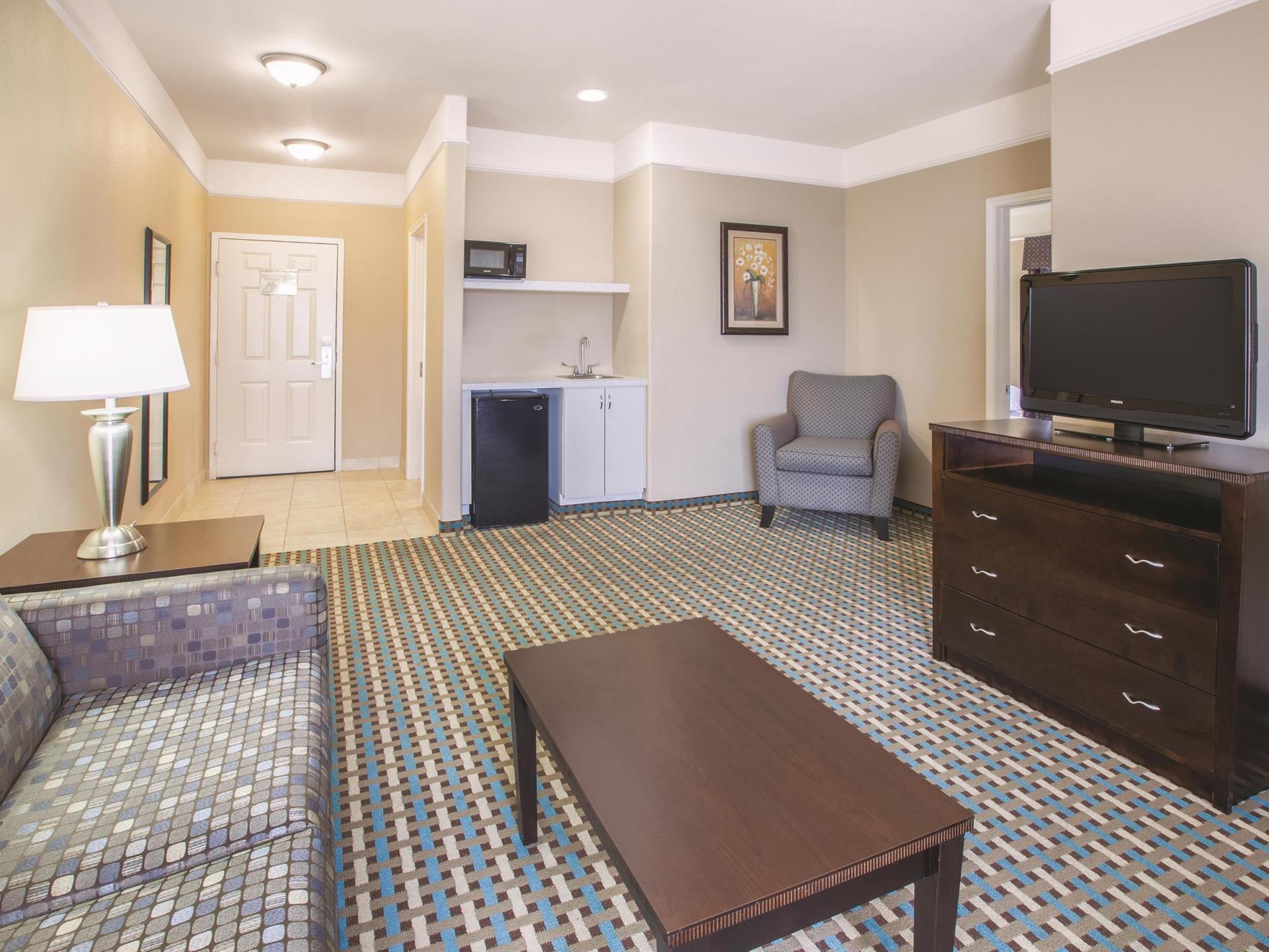 La Quinta By Wyndham ביי סיטי מראה חיצוני תמונה