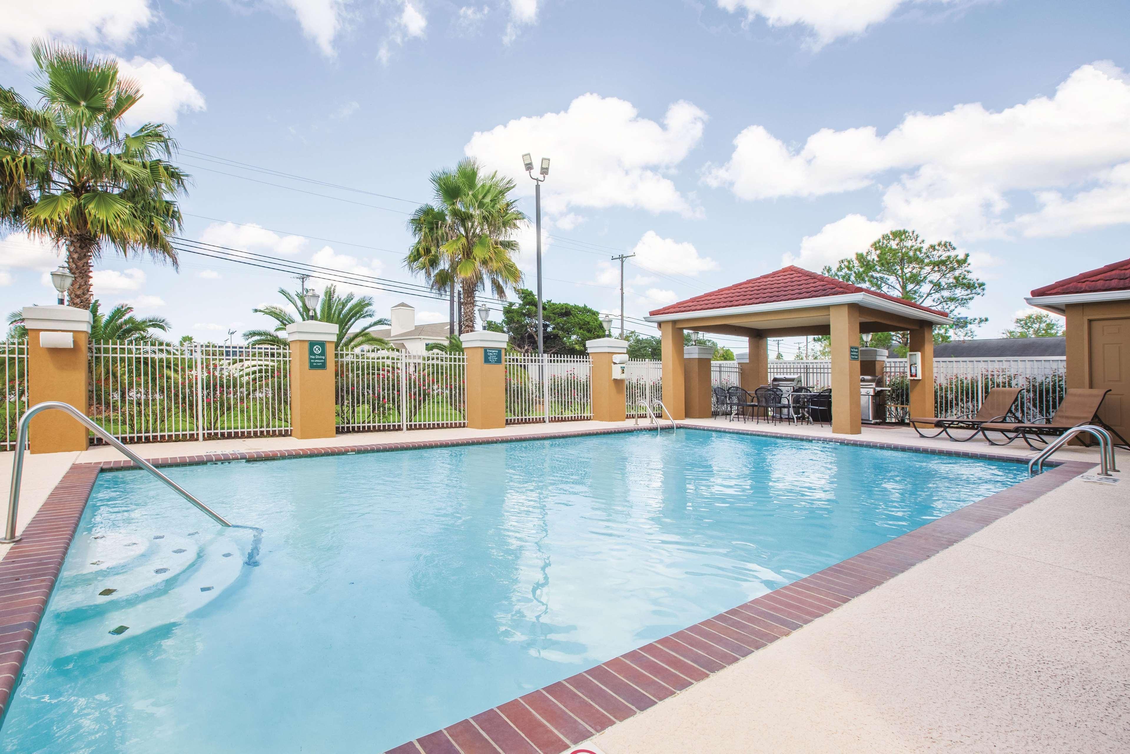 La Quinta By Wyndham ביי סיטי מראה חיצוני תמונה