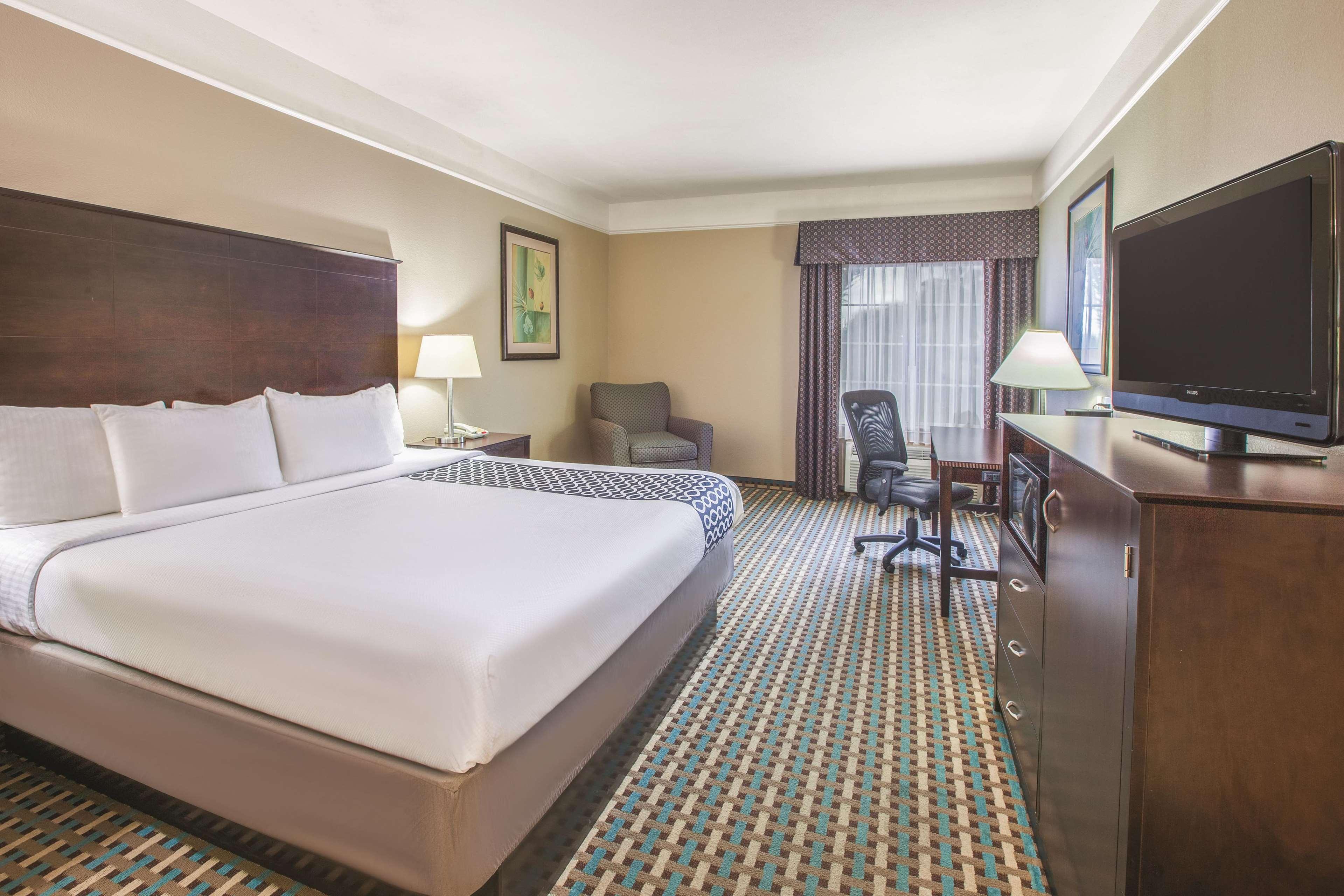 La Quinta By Wyndham ביי סיטי מראה חיצוני תמונה